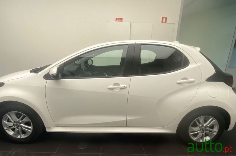 2021' Toyota Yaris photo #3