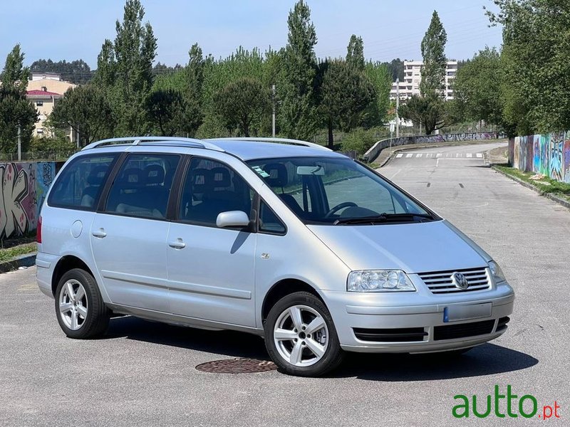 2003' Volkswagen Sharan 1.9 Tdi Confortline photo #1