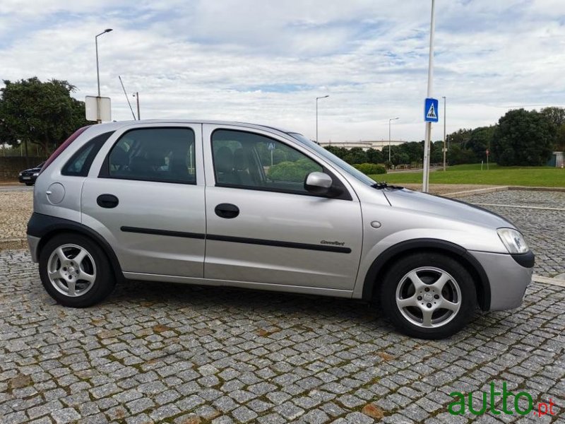 2002' Opel Corsa photo #4