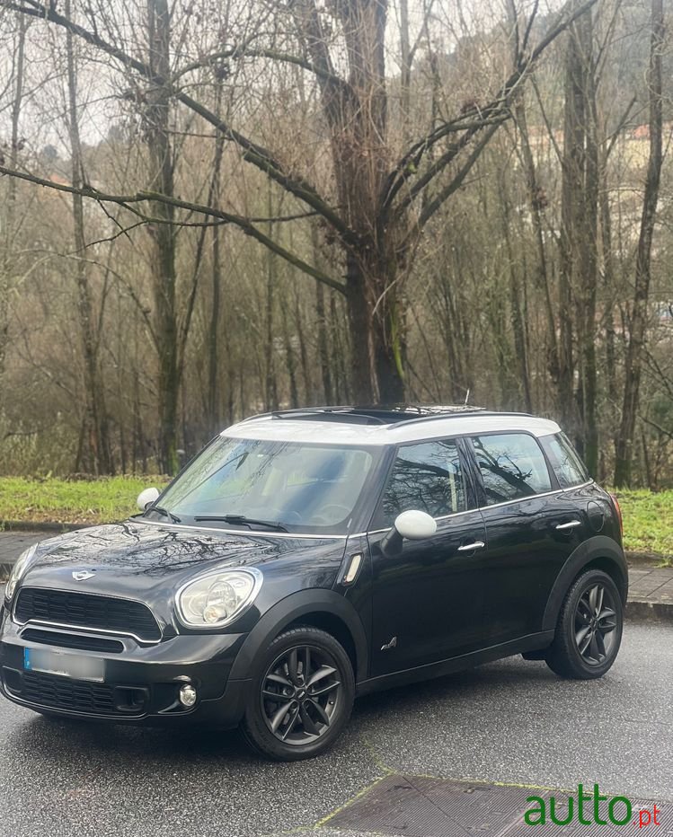 2011' MINI Countryman Cooper S All4 photo #2