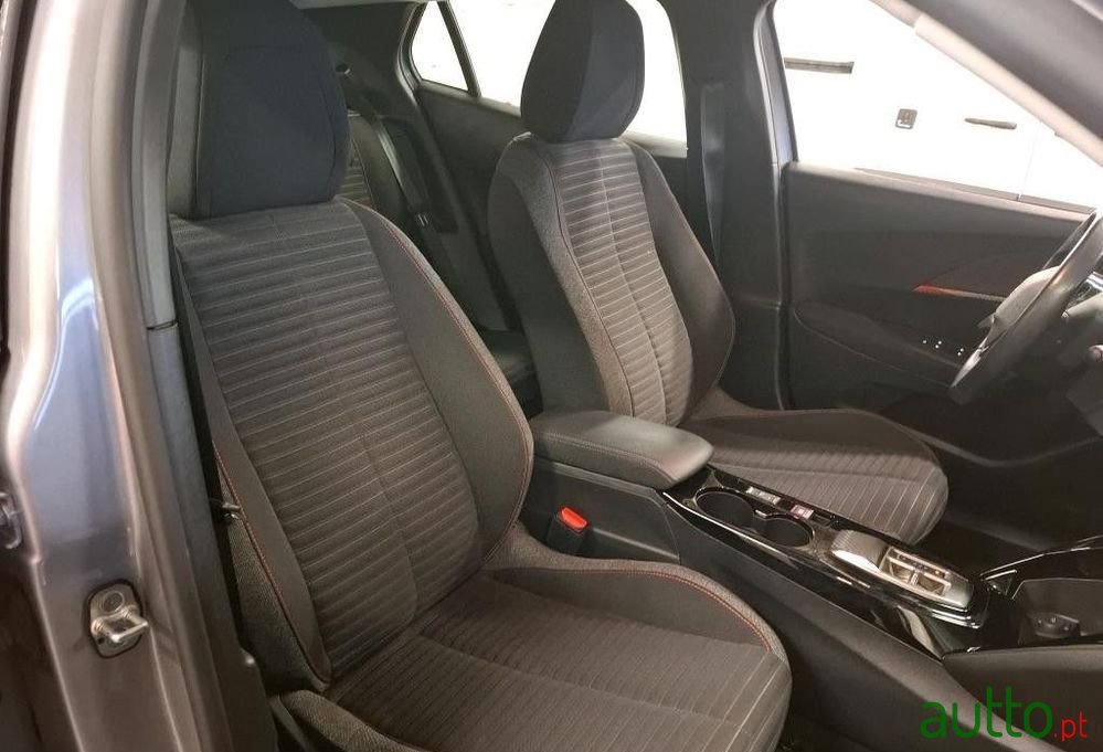 2022' Peugeot e-2008 photo #6