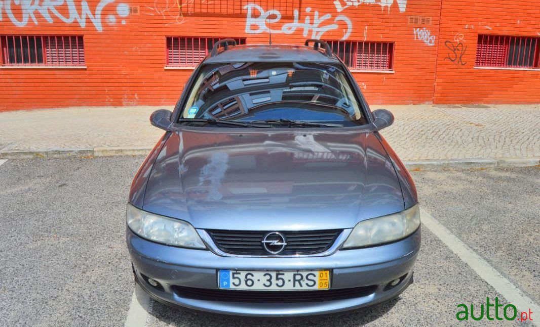2001' Opel Vectra Caravan photo #1