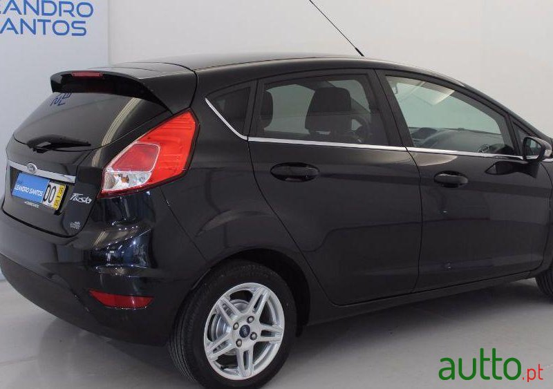 2015' Ford Fiesta 1.0 Ti-Vct Titanium photo #2