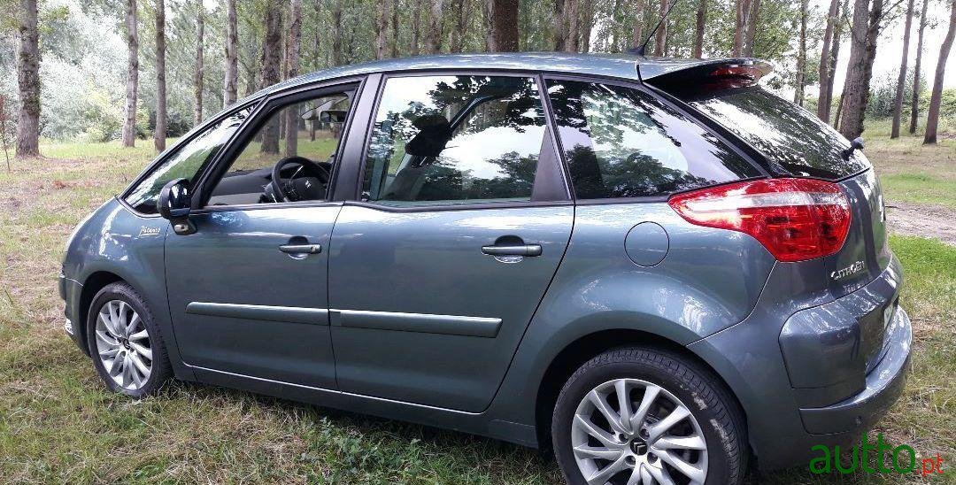 2007' Citroen C4 Picasso photo #1