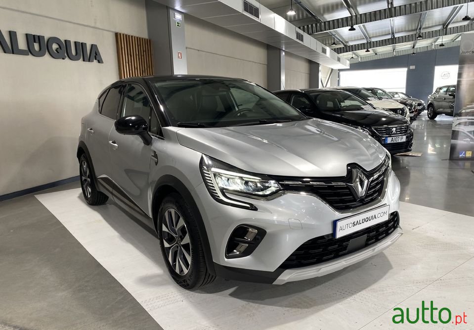 2020' Renault Captur photo #5