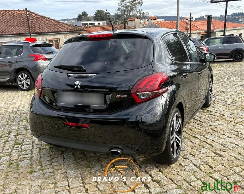 2015' Peugeot 208 photo #3