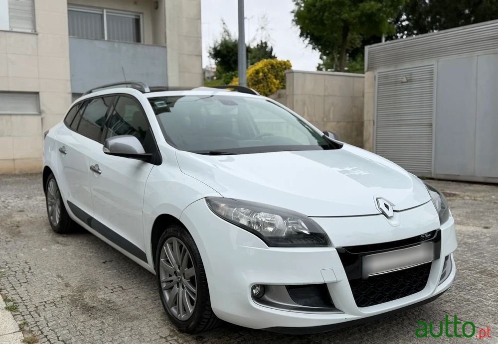 2011' Renault Mégane Sport Tourer photo #3