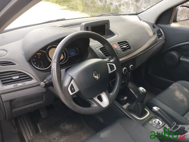 2011' Renault Mégane Sport Tourer photo #4