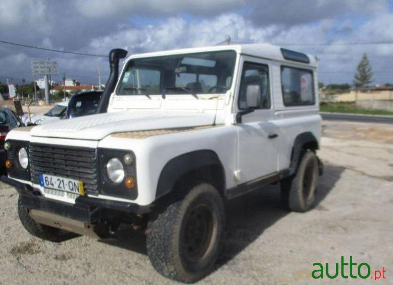 2000' Land Rover Defender photo #2