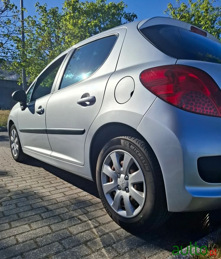 2006' Peugeot 207 1.4 Hdi Urban photo #4