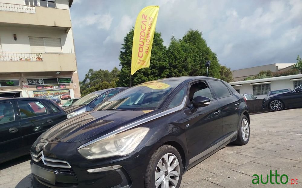 2013' Citroen DS5 photo #5