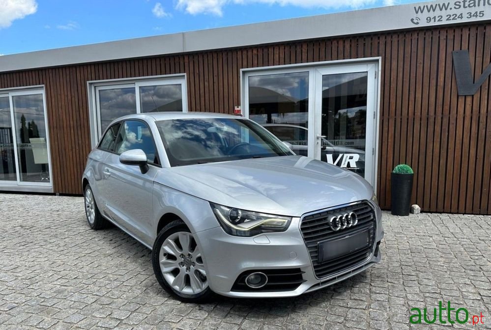 2011' Audi A1 1.6 Tdi Advance photo #3