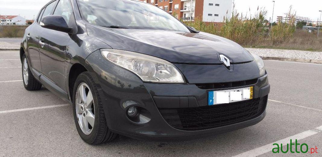 2010' Renault Megane photo #1