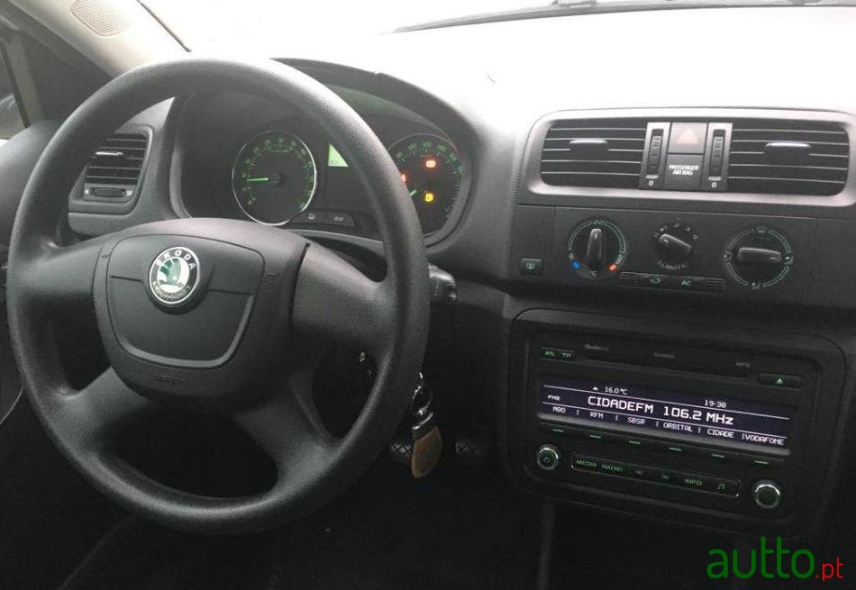 2010' Skoda Fabia photo #1