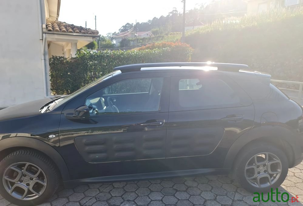 2015' Citroen C4 Cactus Puretech 75 Start photo #3