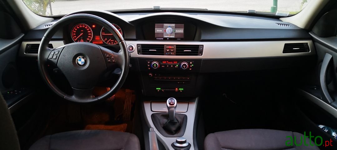 2008' BMW 320 photo #2