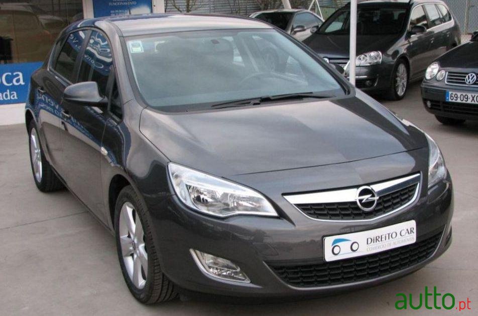 2011' Opel Astra 1.3 Cdti Enjoy Start/Stop photo #2