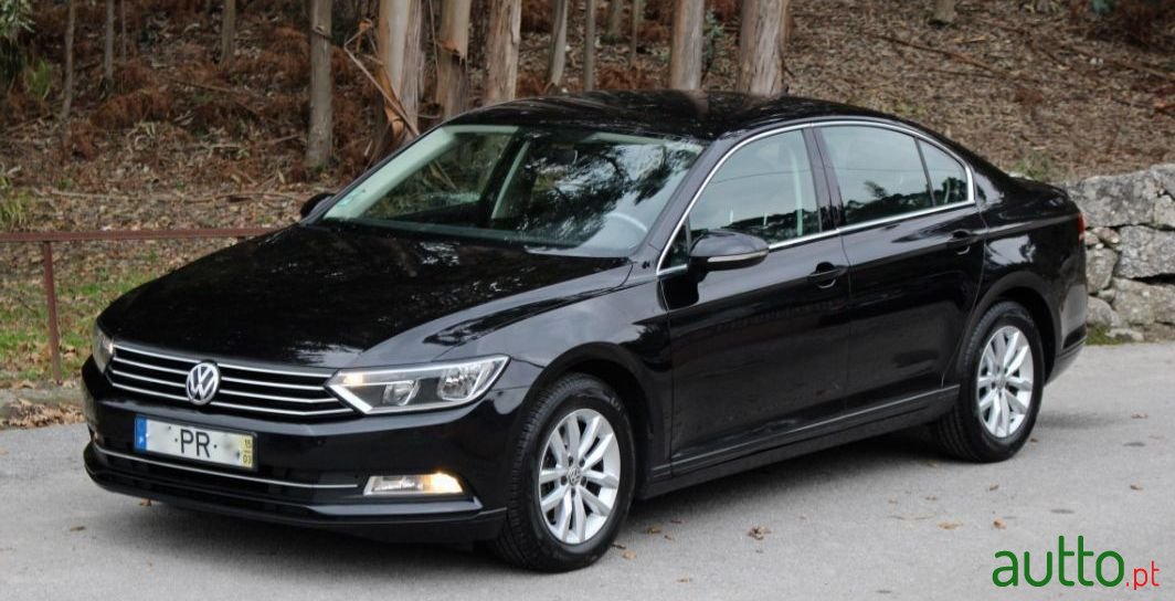 2015' Volkswagen Passat photo #2