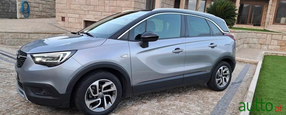 2020' Opel Crossland X photo #3