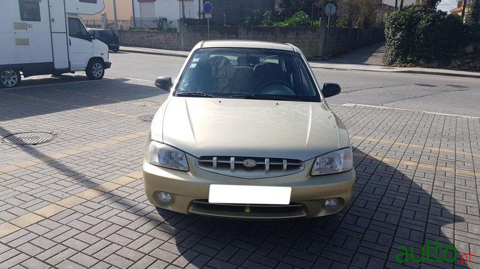 2001' Hyundai Accent photo #2