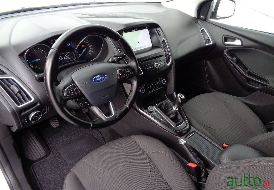 2017' Ford Focus Sw photo #3