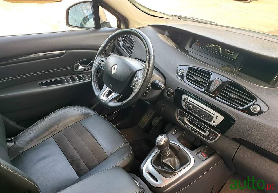 2013' Renault Grand Scenic photo #5