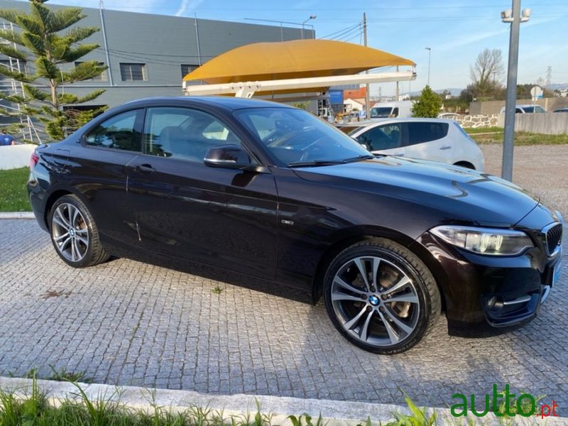 2015' BMW 218 Sport photo #3