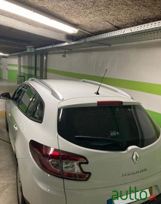 2015' Renault Megane Sport Tourer photo #2