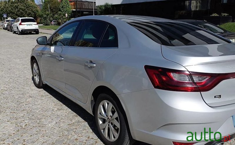 2019' Renault Megane 1.5 Blue Dci Limited photo #2