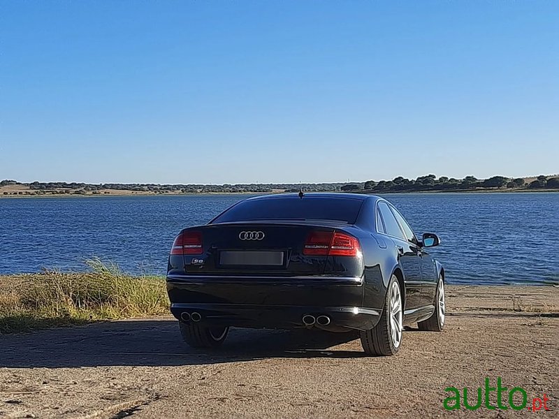 2007' Audi S8 Quattro photo #2