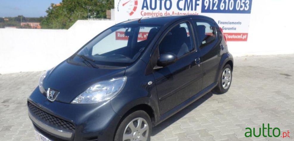 2009' Peugeot 107 1.0 Trendy photo #2