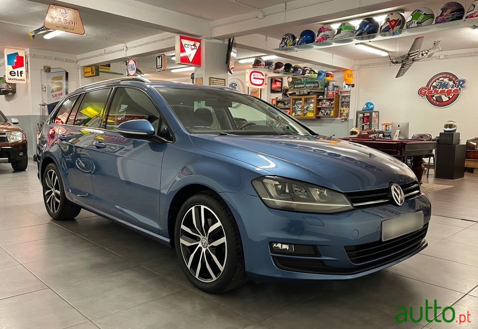 2013' Volkswagen Golf photo #6