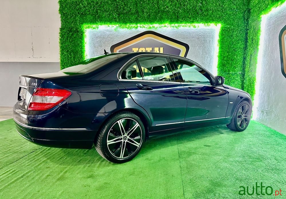 2007' Mercedes-Benz Classe C photo #2