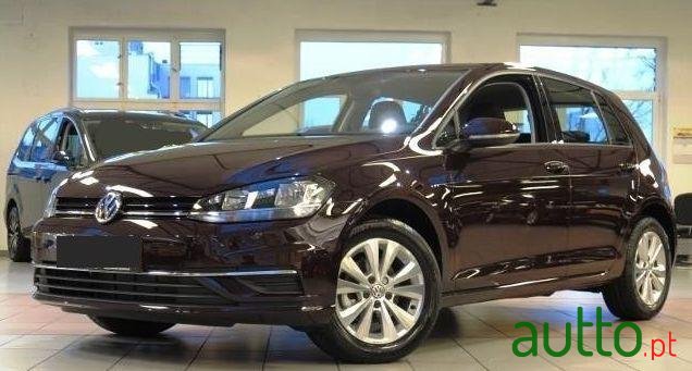 2018' Volkswagen Golf photo #1