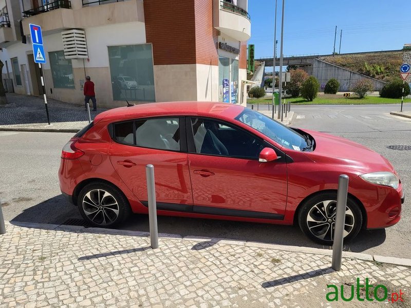 2010' Renault Megane 1.5 Dci Confort photo #3