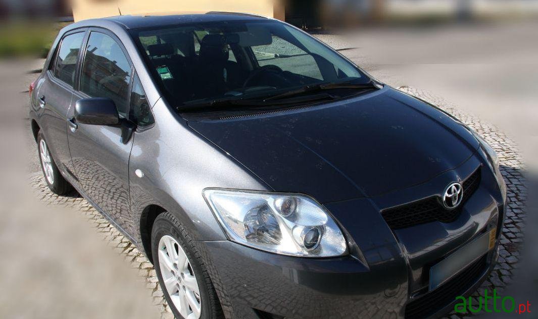 2010' Toyota Auris Gold Edition Dpf photo #2