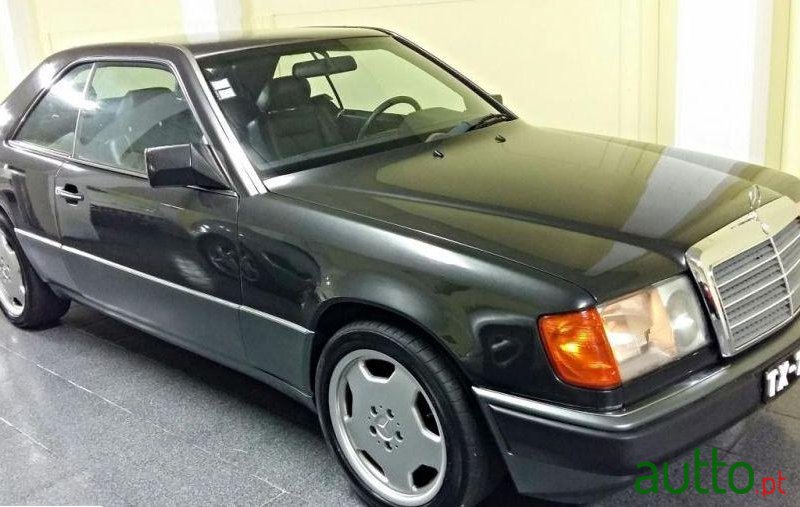 1991' Mercedes-Benz 200 Ce photo #1