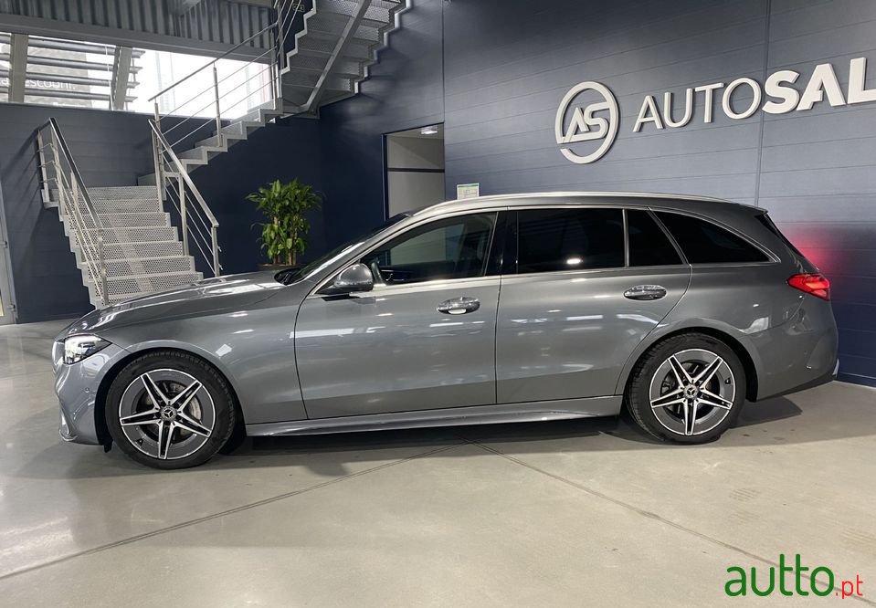 2022' Mercedes-Benz C-300 photo #2