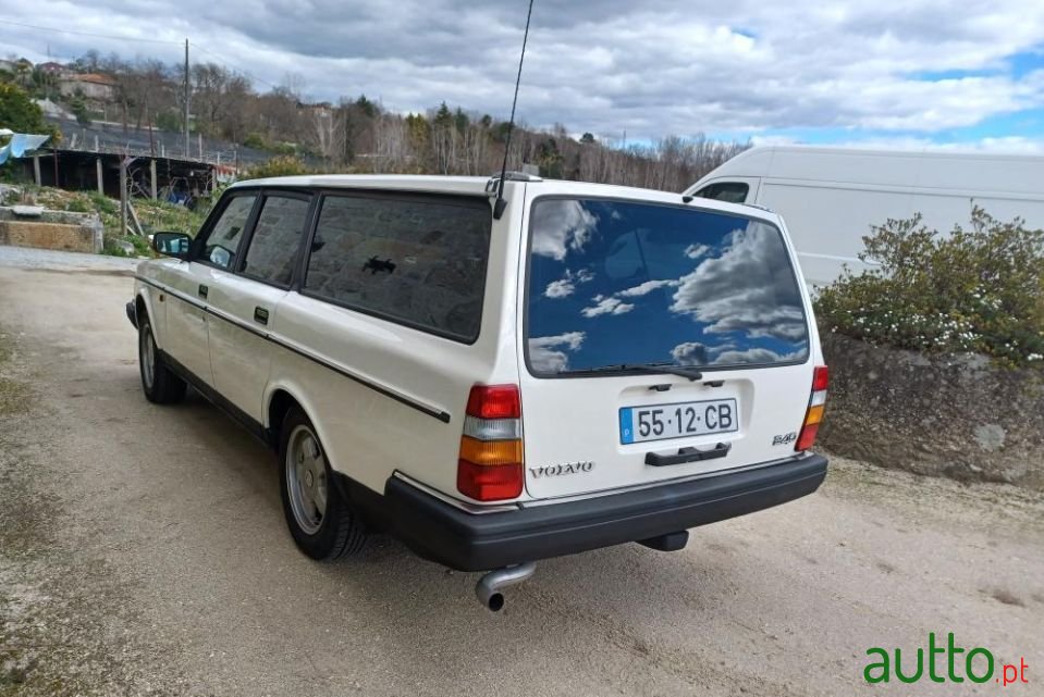 1990' Volvo 240 photo #5