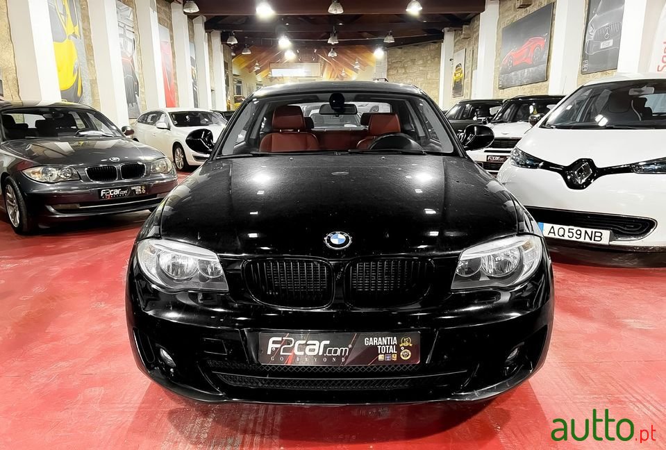 2011' BMW 118 photo #2