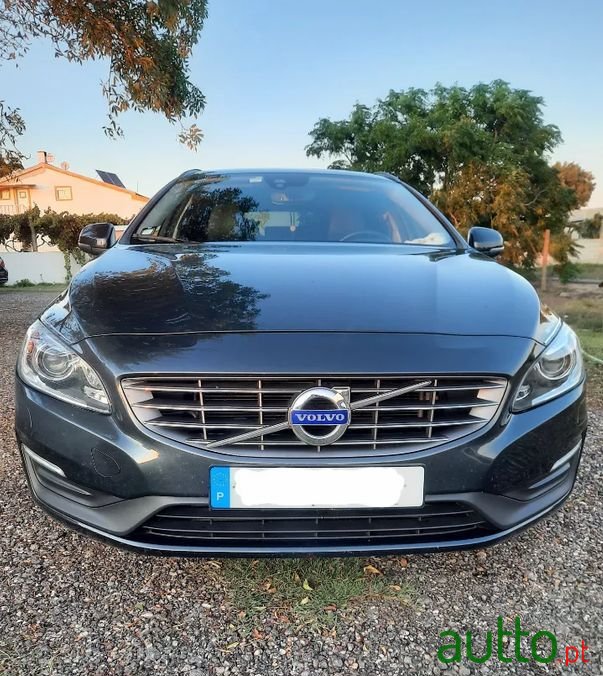 2016' Volvo V60 photo #2