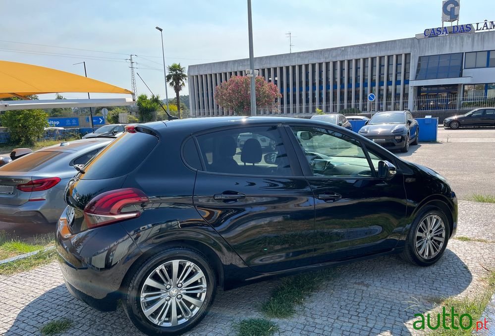 2019' Peugeot 208 photo #6