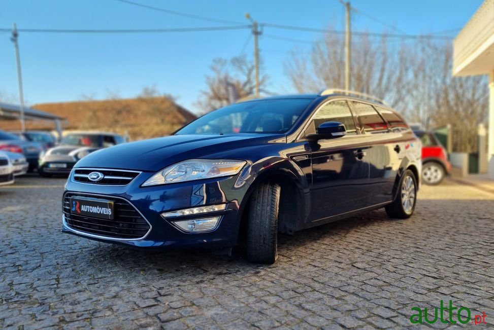 2011' Ford Mondeo Sw photo #3