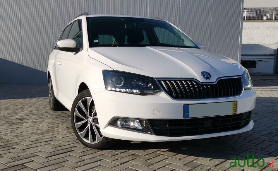 2015' Skoda Fabia Break photo #3