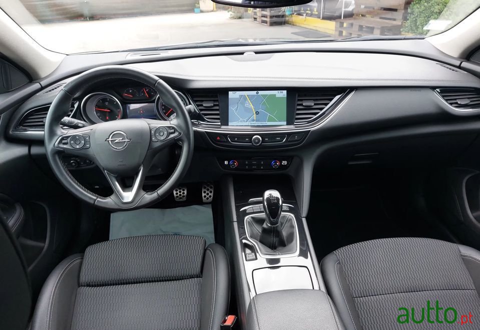 2018' Opel Insignia Grand Sport photo #4