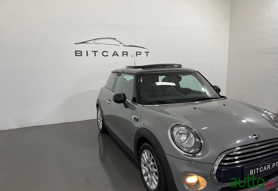 2014' MINI Cooper photo #4