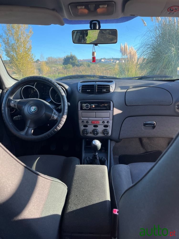 2004' Alfa Romeo 147 photo #6