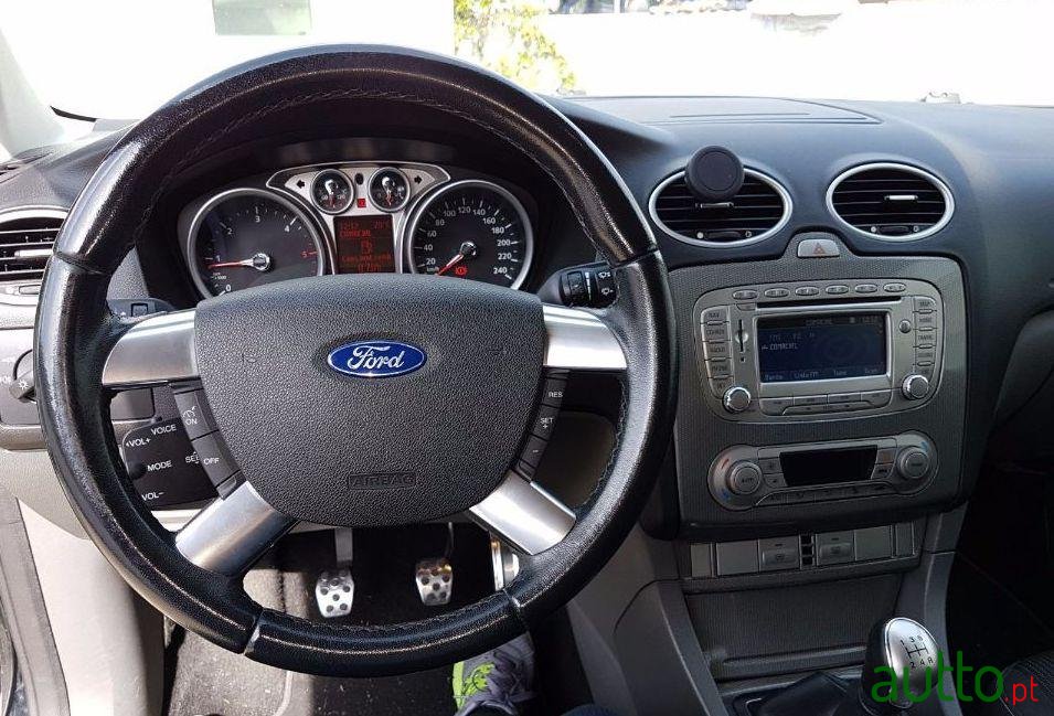 2008' Ford Focus photo #3