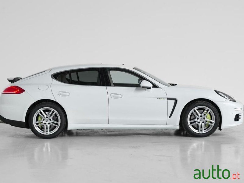 2014' Porsche Panamera S E-Hybrid photo #2