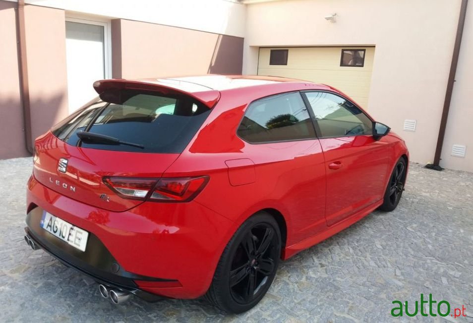 2013' SEAT Leon photo #1